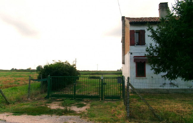Casa indipendente in vendita a Albarea, Ferrara (FE)