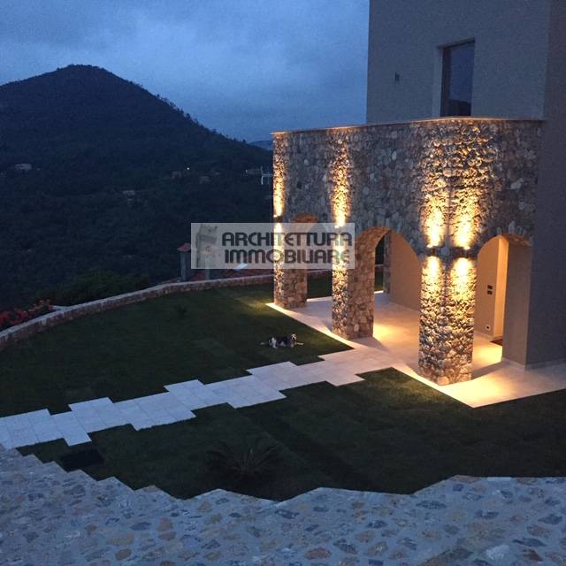 Villa NOLI vendita    ARCHITETTURA IMMOBILIARE SRL