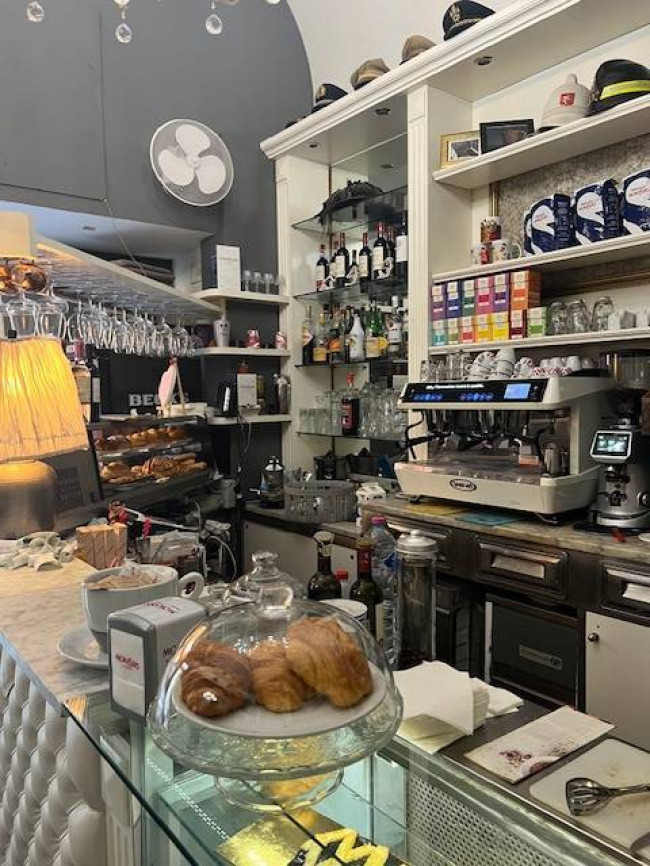 Attività commerciale in Vendita a Pisa