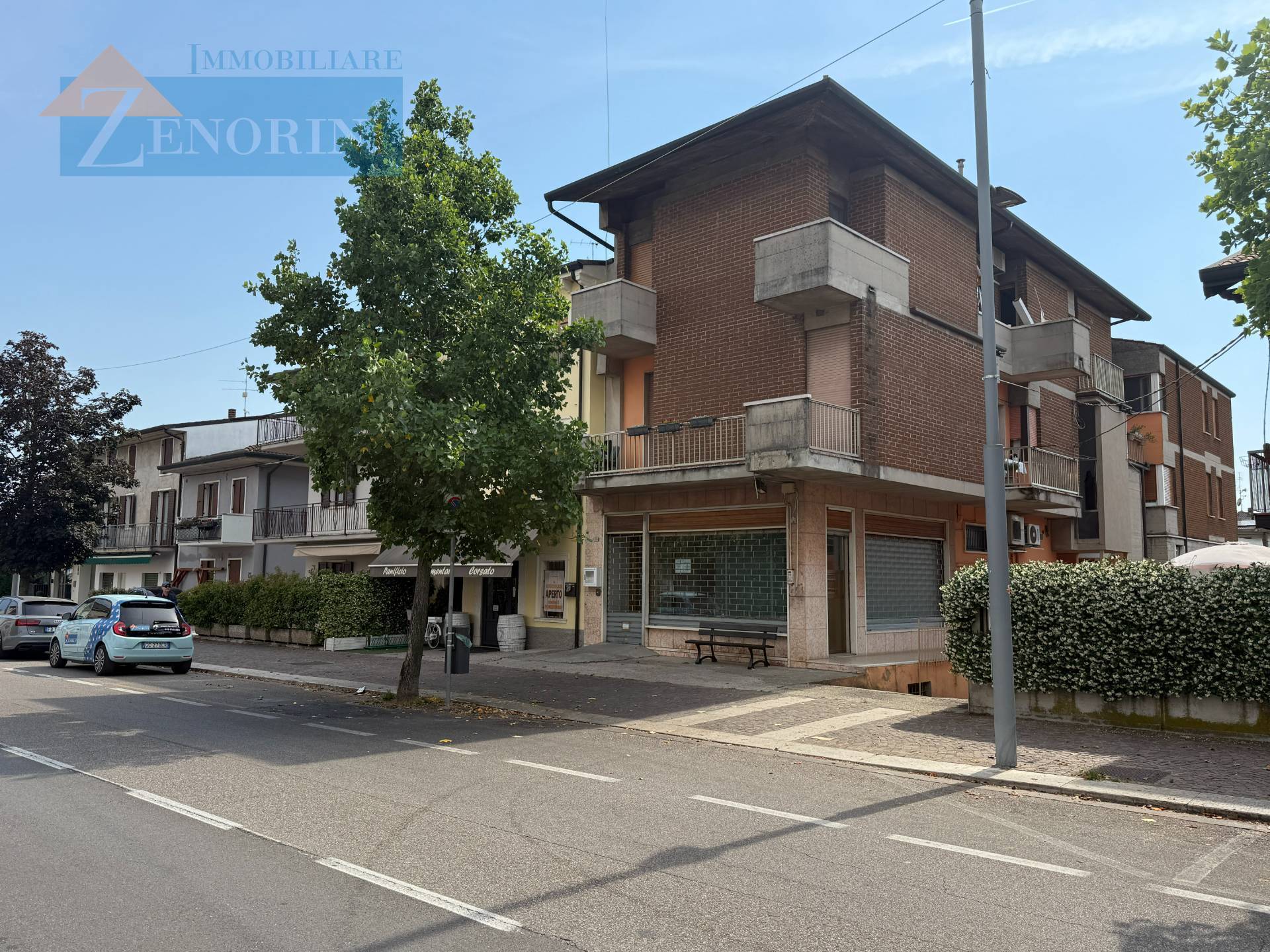 Locale commerciale