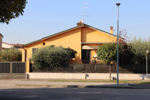Casa Indipendente in Vendita a Sommacampagna
