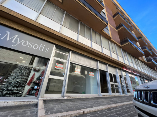 Locale commerciale in affitto a Campobasso