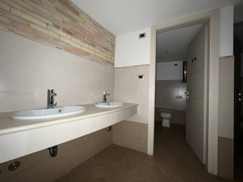 Locale commerciale in affitto a Campobasso