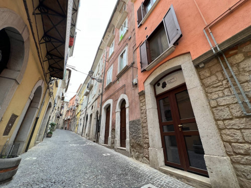 Locale commerciale in affitto a Campobasso