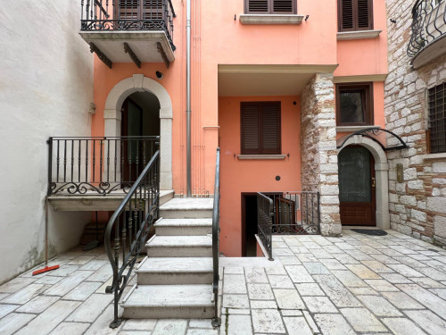 Locale commerciale in affitto a Campobasso