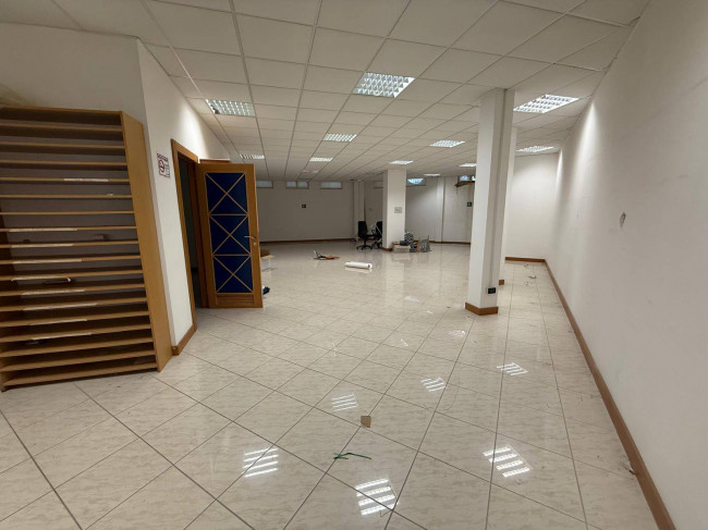 Locale commerciale in affitto a Campobasso