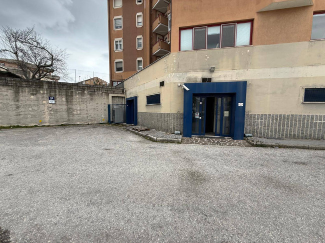 Locale commerciale in affitto a Campobasso