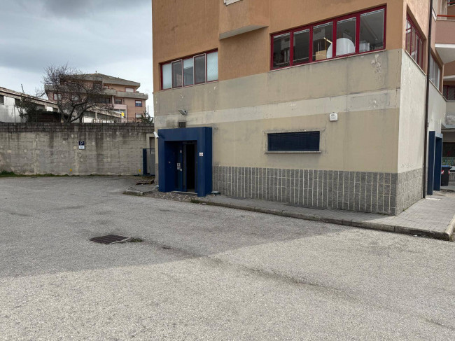 Locale commerciale in affitto a Campobasso
