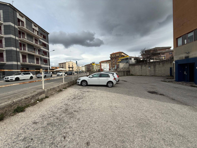 Locale commerciale in affitto a Campobasso