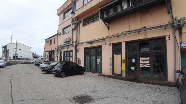 Locale commerciale in vendita a Termoli