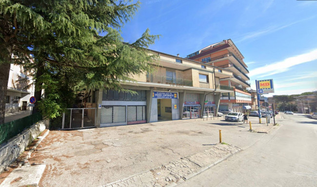 Locale commerciale in vendita a Campobasso