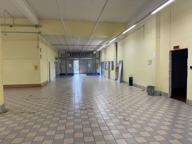 Locale commerciale in affitto a Campobasso