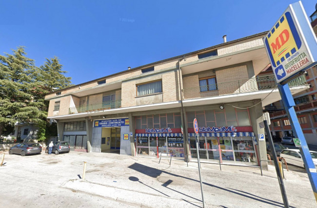 Locale commerciale in affitto a Campobasso