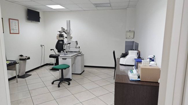 Locale commerciale in affitto a Isernia