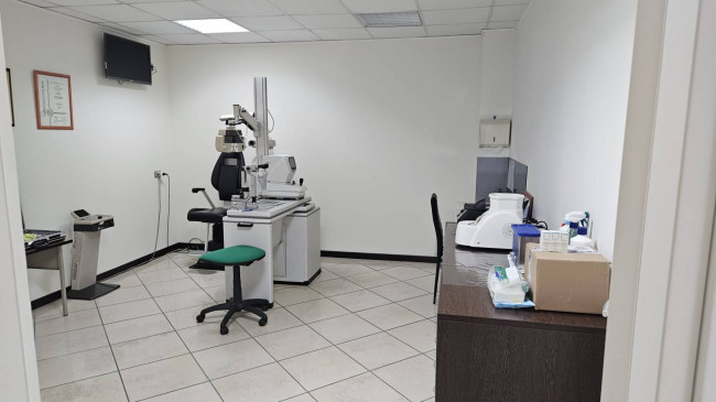 Locale commerciale in affitto a Isernia