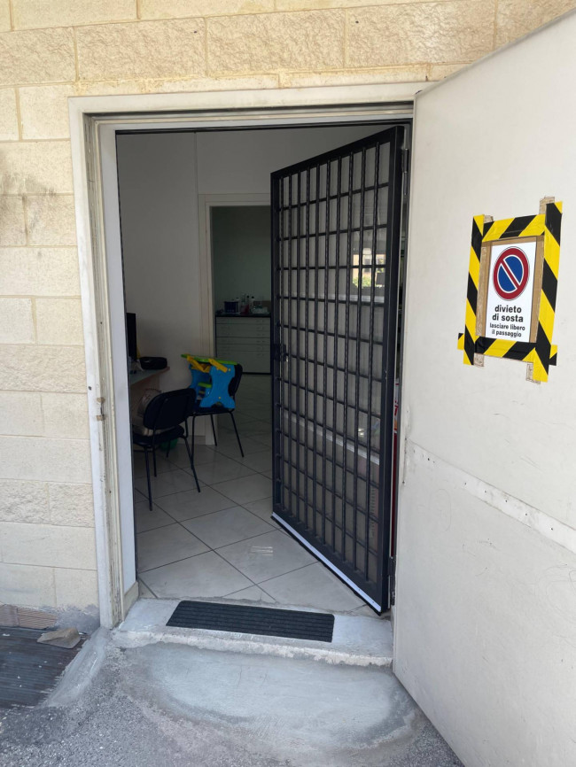 Locale commerciale in affitto a Isernia
