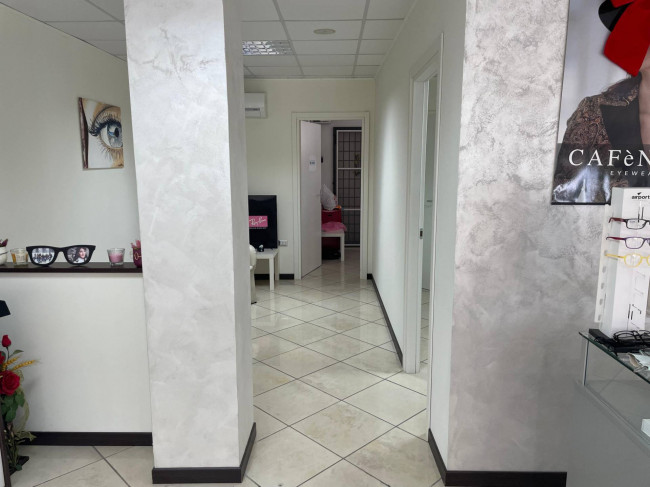 Locale commerciale in affitto a Isernia