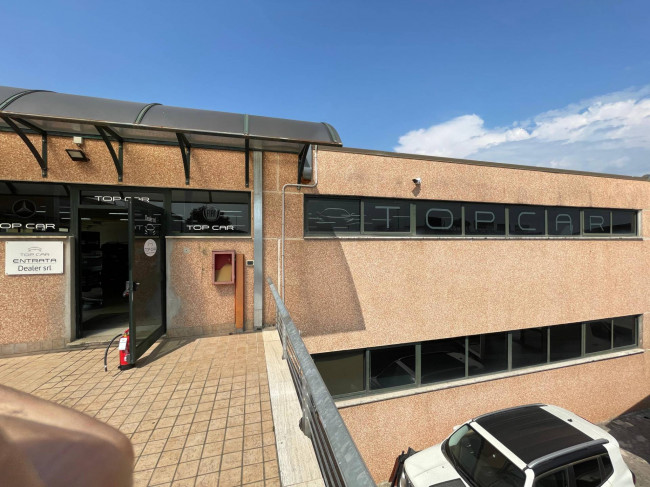 Locale commerciale in affitto a Sora