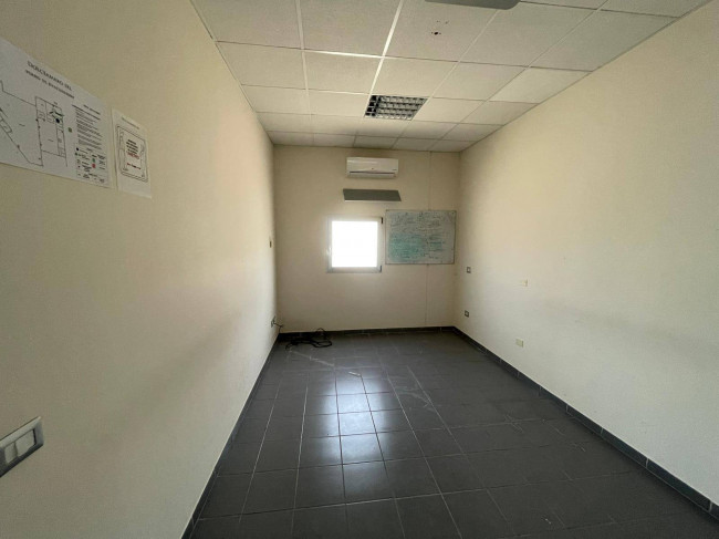 Locale commerciale in affitto a Monteroduni