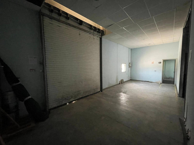 Locale commerciale in affitto a Monteroduni