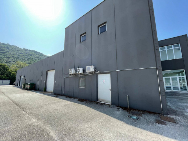 Locale commerciale in affitto a Monteroduni
