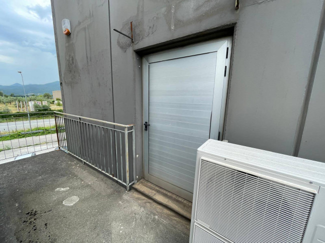 Locale commerciale in affitto a Monteroduni