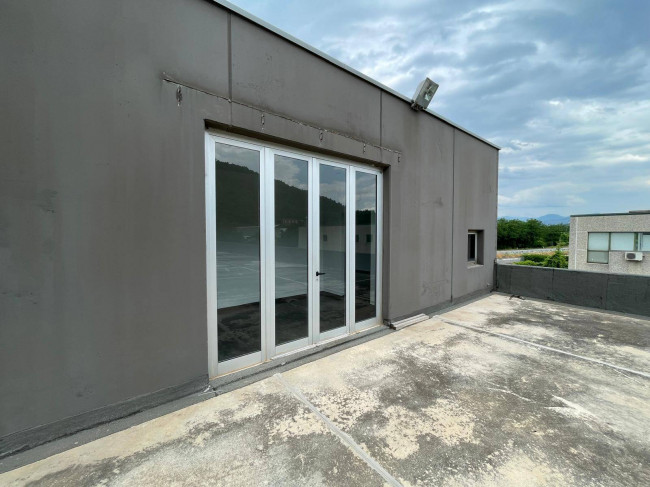 Locale commerciale in affitto a Monteroduni