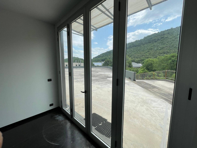 Locale commerciale in affitto a Monteroduni