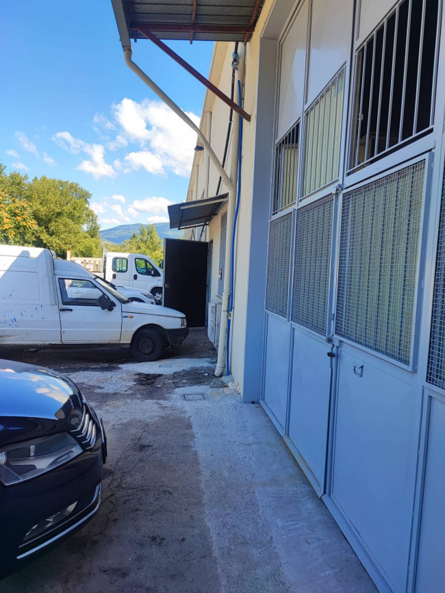 Locale commerciale in affitto a Alatri