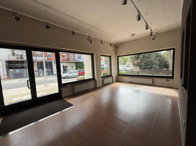 Locale commerciale in affitto a Campobasso