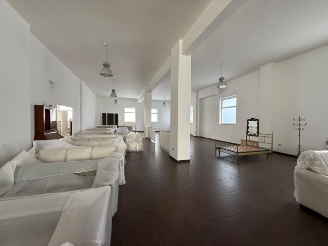 Locale commerciale in affitto a Ripalimosani