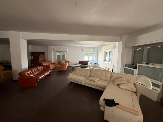 Locale commerciale in affitto a Ripalimosani