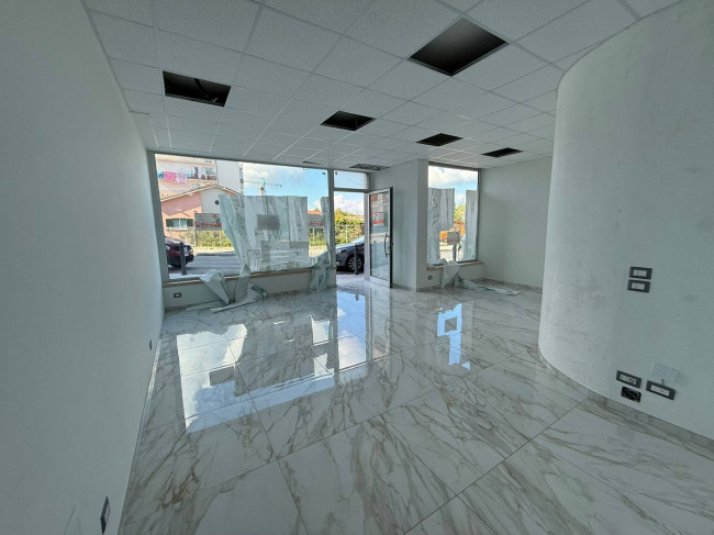 Locale commerciale in affitto a Campobasso