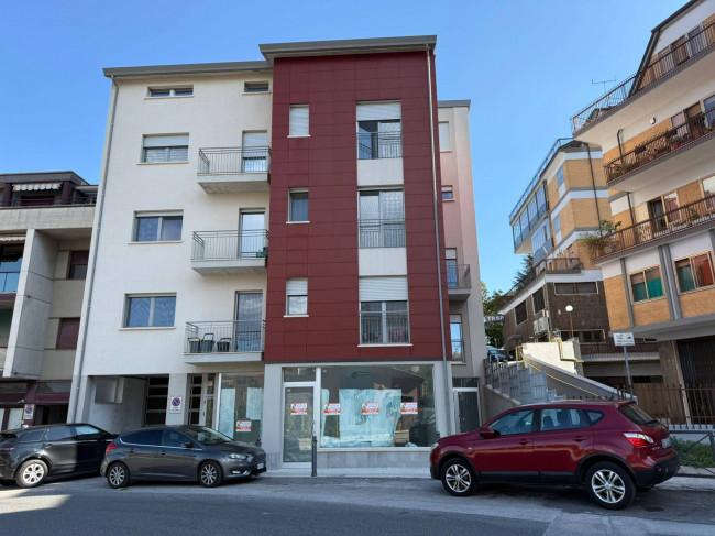 Locale commerciale in affitto a Campobasso