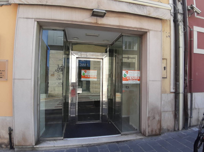 Locale commerciale in affitto a Campobasso