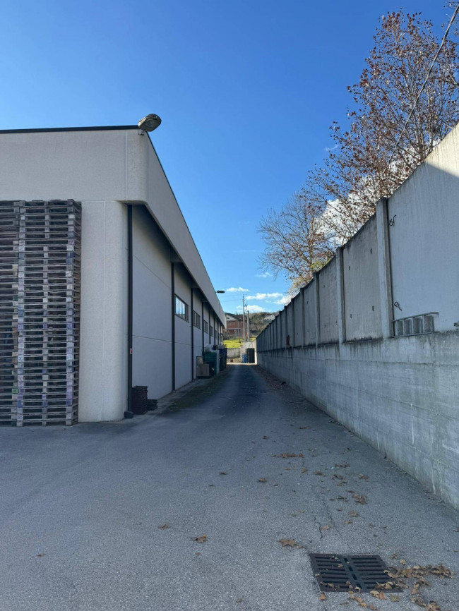 Locale commerciale in vendita a Campobasso