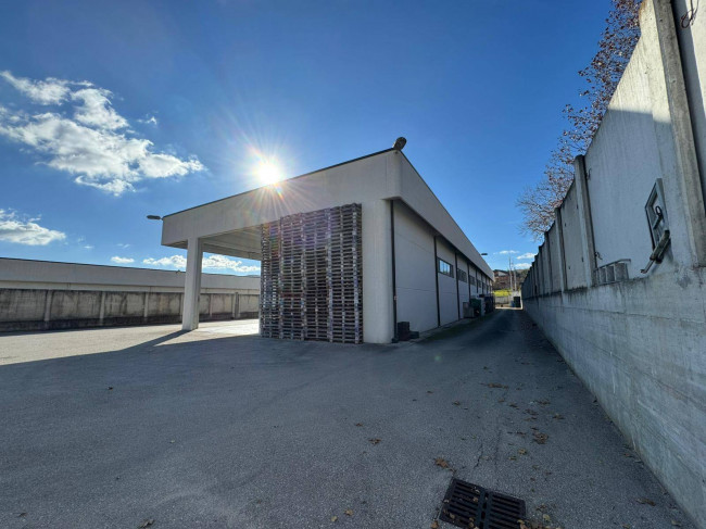 Locale commerciale in vendita a Campobasso