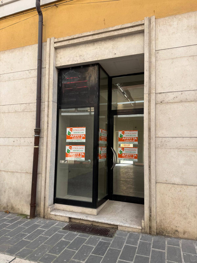 Locale commerciale in affitto a Campobasso