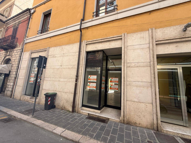 Locale commerciale in affitto a Campobasso