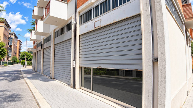 Locale commerciale in vendita a Campobasso