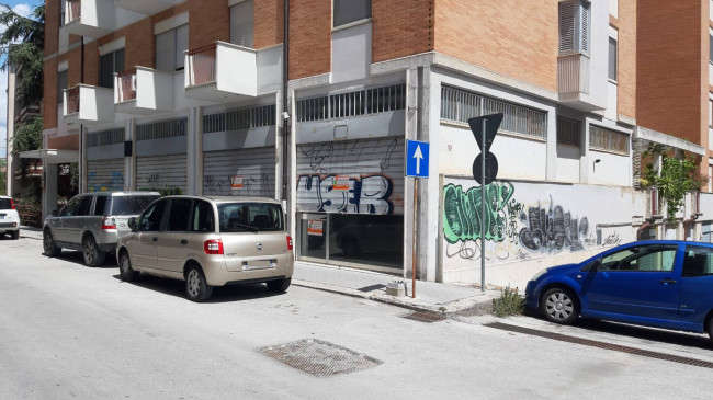 Locale commerciale in vendita a Campobasso