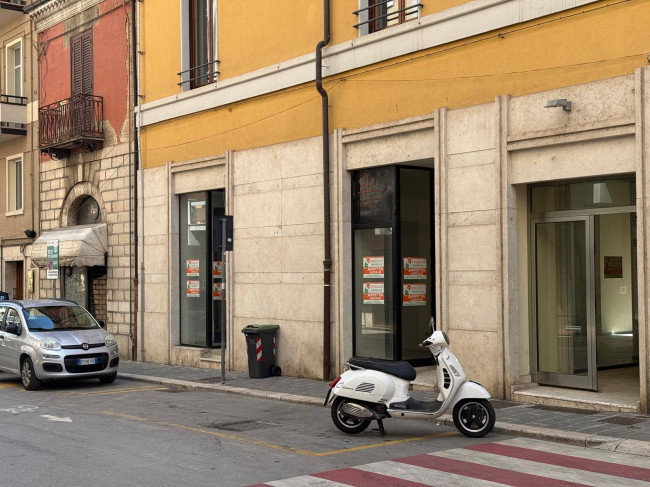 Locale commerciale in vendita a Campobasso