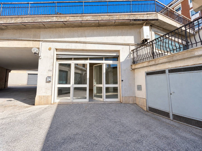 Locale commerciale in affitto a Campobasso
