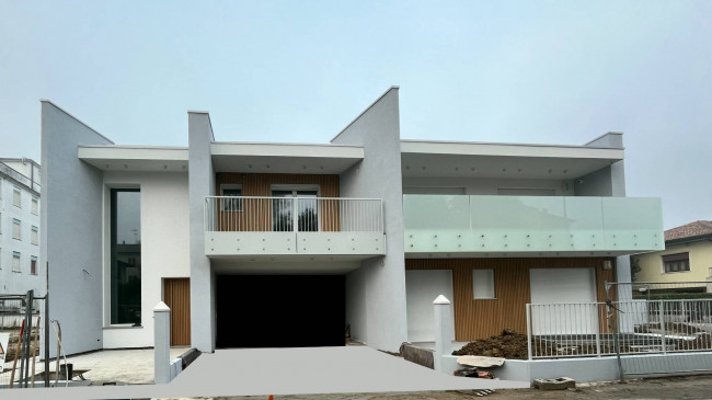 BIFAMILIARE in Vendita a Mogliano Veneto