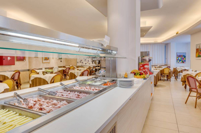 Hotel - Muri + azienda in Vendita a Caorle