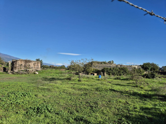 Terreno agricolo in vendita a Valverde (CT)