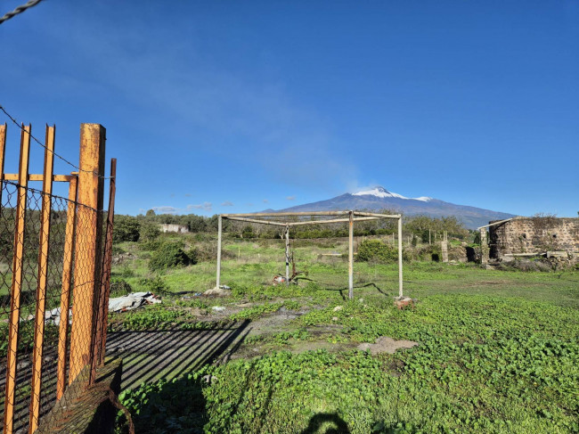 Terreno agricolo in vendita a Valverde (CT)