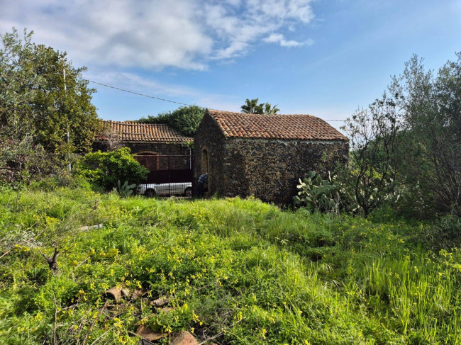 Terreno Agricolo in Vendita a Aci Castello