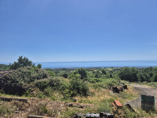 Terreno edificabile in Vendita a Zafferana Etnea
