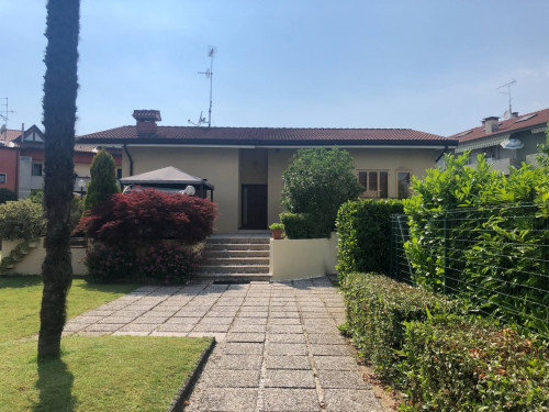 Villa in Vendita a Udine